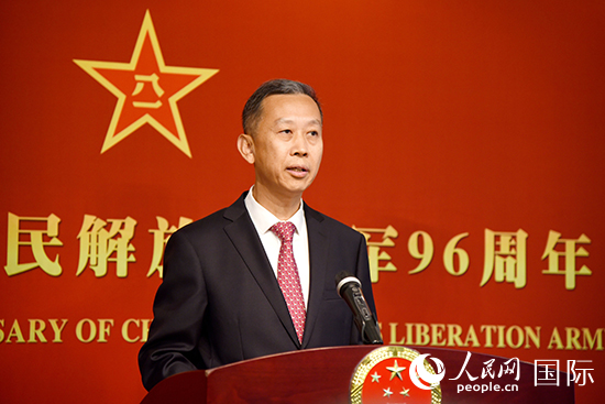 中国驻瑞典大使崔爱民在招待会上致辞。人民网记者 殷淼摄