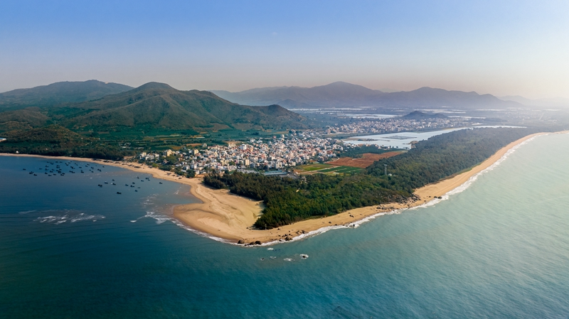 三亚崖州区全力呵护绿水青山不放松。崖州区委宣传部供图