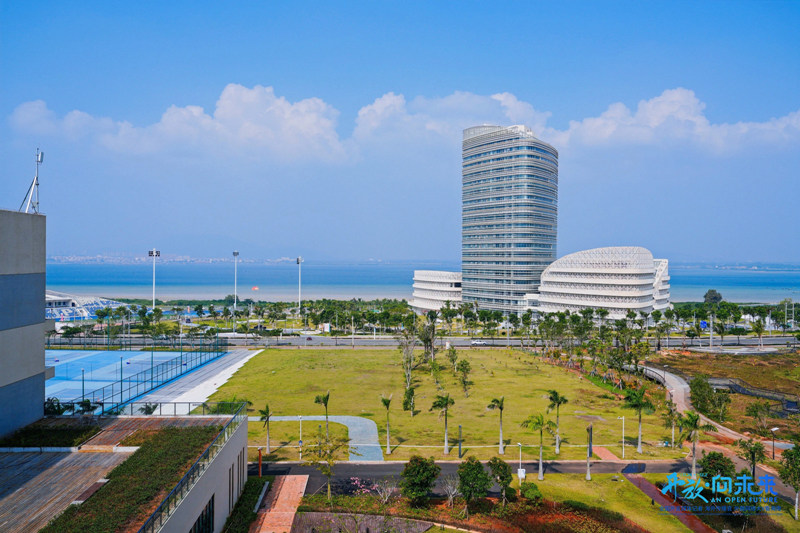 （海边的图书馆。海南国际传播中心供图）
