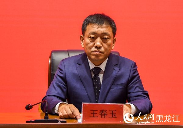 七台河市发改委党组成员、副主任 王春玉。人民网记者 张哲鑫摄