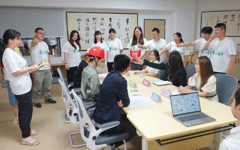 以喜闻乐见的活动让廉洁文化“火”起来-“青年·清廉”剧本秀。
