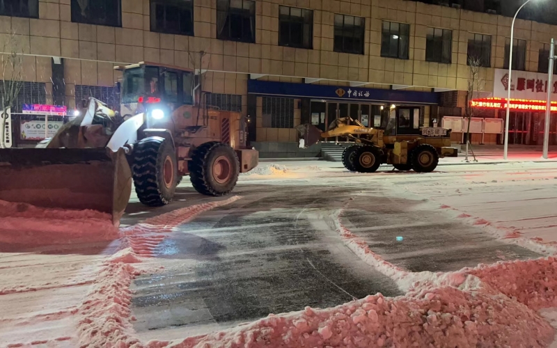 鄂州市多方联动“打雪仗”。