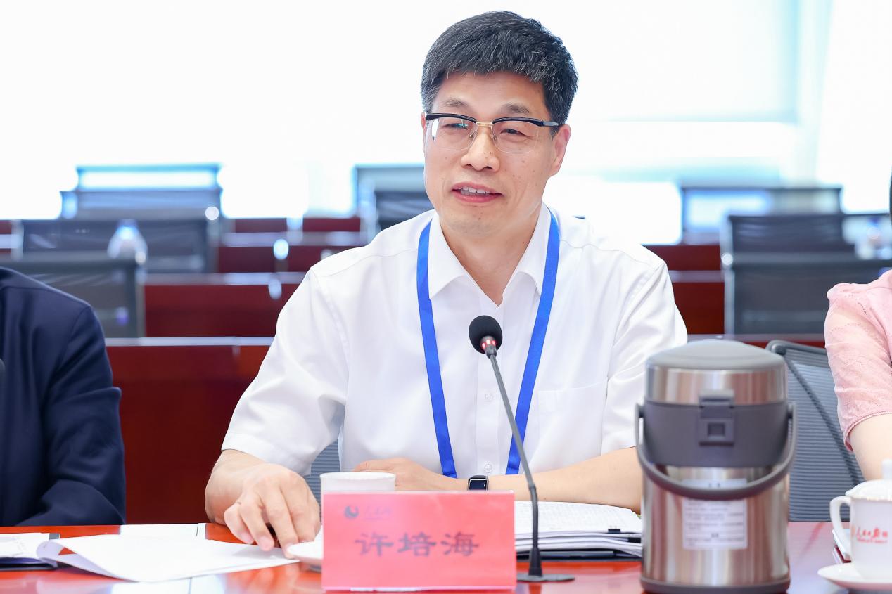 国家卫健委党校常务副校长许培海发言。人民网 欧阳易佳摄