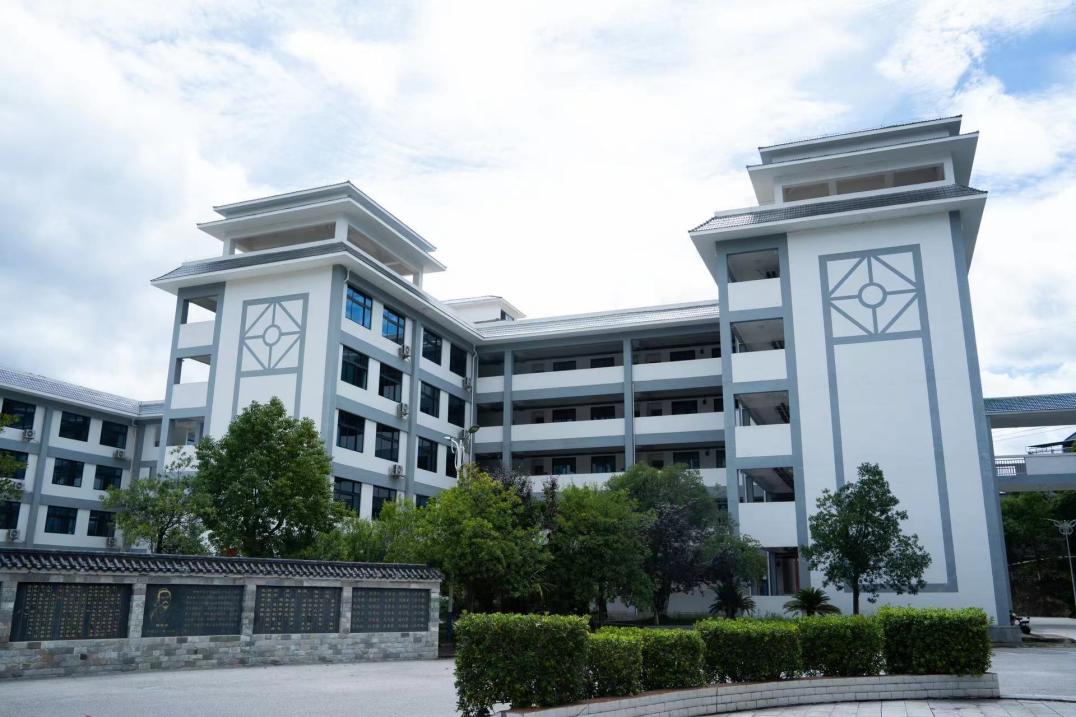 台江民族中学。阳茜摄