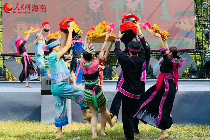 三亚育才生态区举行“三月三”主题活动。人民网 熊淑婷摄