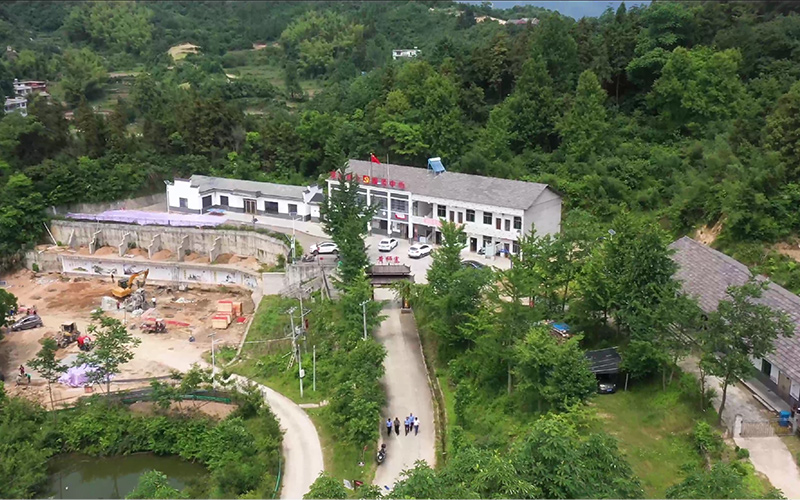黄狮寨村全景。