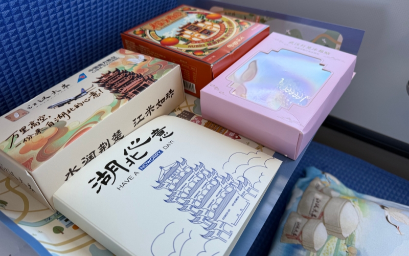 “湖北心意”主题航班传递丰收喜悦。
